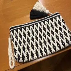 スワラジ 幾何学模様のクラッチバッグ!