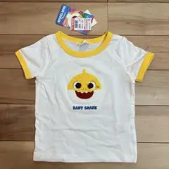 新品タグ付き(試着のみ) ベイビーシャーク Tシャツ