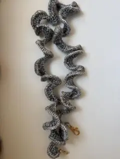 フリルストラップ