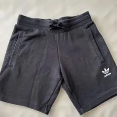 adidas 黒 ハーフパンツ 130