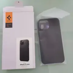 新品未使用　Spigen iPhone 13 mini ハードケース ブラック