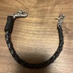 ウォレットチェーン 編み込みデザイン　皮　黒皮