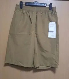 新品 カーキ色 ショートパンツ Mサイズ
