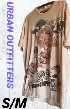 レア！ アーバンアウトフィッターズ マッシュルーム 総柄 プリント Tシャツ