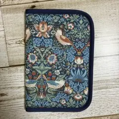 ウィリアムモリス　いちご泥棒　ハンドメイド　お薬手帳ケース