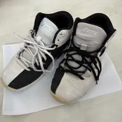 ASICSアシックス バッシュ22cm 1064A009