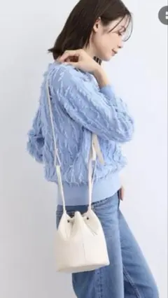 美品　INDIVI ショルダーバッグ　オフホワイト