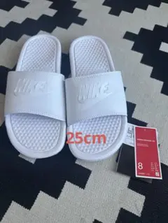 ナイキ NIKE ベナッシ 25 新品未使用