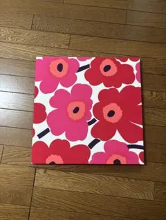 マリメッコファブリックパネル　ピンク