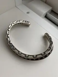 コディ・サンダーソン　ウェーブバングル