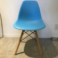 イームズチェア　ブルー
