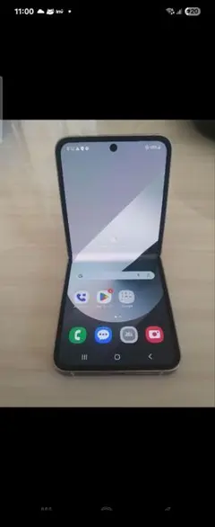 Samsung Galaxy Z Flip6 本体 シルバー