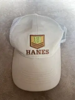 Hanes メッシュキャップ 1st刺繍 ベージュ