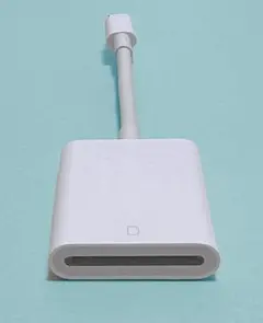 Apple純正 Lightning SDカードリーダー【ほぼ新品】スグ発送します