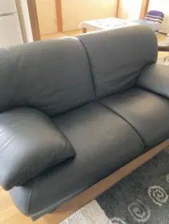 黒い合成皮　ソファ