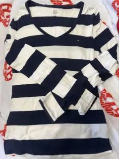 TOMMY HILFIGER ストライプ Vネック 長袖Tシャツ