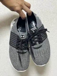 UNDER ARMOUR スニーカー 8.5 US グレー