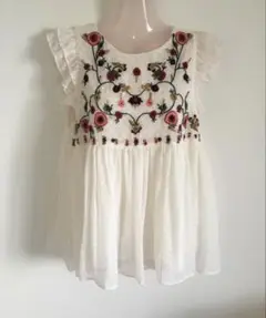 未使用♦ZARA 花柄刺繍トップス