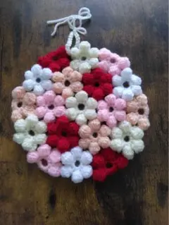 新商品❣️ふんわりモコモコ可愛いいちごミルクカラーのお花のポットマット♡