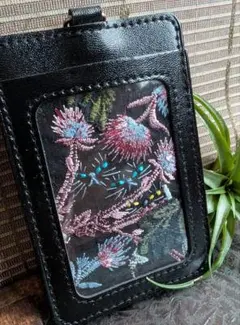 リール付きパスケース《ガレ調・黒猫たち》pjc