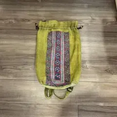 刺繍入り黄緑色巾着袋　ハンドメイド