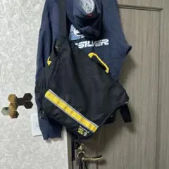 MOUNTAIN HARD WEAR ショルダーバッグ 黒　y2k リペア