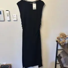 黒 ノースリーブ ワンピース