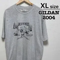 USA古着　2004　GILDAN　Tシャツ　XL　ライトグレー　プリント　ロゴ