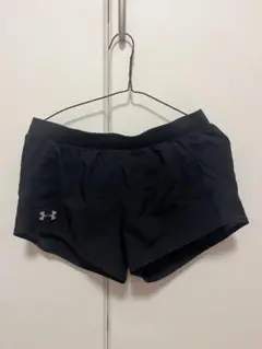 Under Armour ブラック ショートパンツ