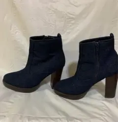 Item thumbnail for item 3ad85eea-ffb1-452c-86c6-9891e39a8ade