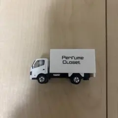 新品・未開封 トミカ 日野デュトロ パフュームクローゼット トラック　5台セット Amazon | 5台セット 2022/3/1 HINO DUTRO Perfume Closet TRUCK