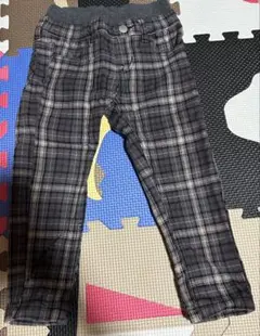 キッズ用黒とグレーのチェックパンツ