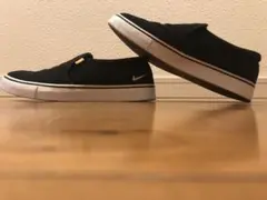 Nike ブラック スリッポン