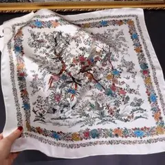花と鳥のプリント シルク100%スカーフ 約70cm 大判絹製スカーフ　オシャレ