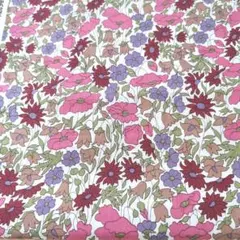 LIBERTY リバティ　ポピー&デイジー　はぎれ　52×48cm