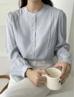 ライトブルー 長袖シャツ ボタン付き