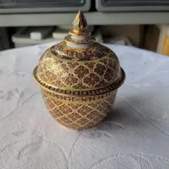 Hand painted in Thailand ハンドペイント 金彩 花文様皿 Hand painted in Thailand ハンドペイント 金彩 花文様皿