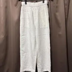 ホワイト テクスチャー仕上げ パンツ