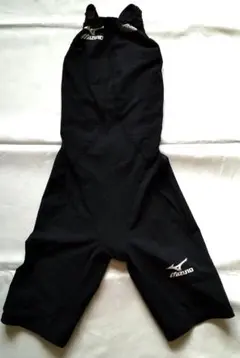 セントラル スポーツ 競泳水着 S
セントラルシャカシャカな水着です。