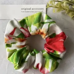 白♡ ハイビスカス 南国 ハワイ ハンドメイド お花 シュシュ ヘアゴム 夏