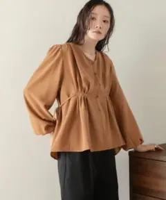 ⭐︎美品⭐︎ bab Vネックブラウス