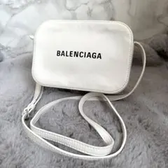 BALENCIAGA ホワイトショルダーバッグ
