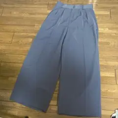 きれいめのワイドパンツ　グレー