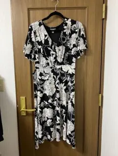 H&M フラワープリント 半袖ロングワンピース Mサイズ