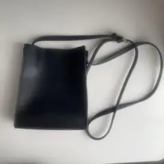 黒 ショルダーバッグ シンプル
