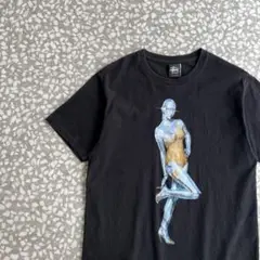【希少デザイン、空山基】stussyグラフィックTシャツ古着ストリートメタリカ