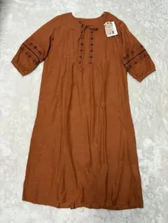 新品タグ付き刺繍入りオレンジ七分袖ワンピースMサイズ