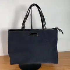 GUESS ゲス レディース トートバッグ 無地 黒 通勤 普段使い シンプル