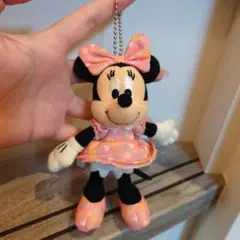 ディズニー　ぬいぐるみバッジ　ミニーちゃんキーホルダー