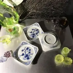 骨董 古伊万里 角切り 印判枠染付 柿 白抜き梅花図案 向付 小鉢3客③